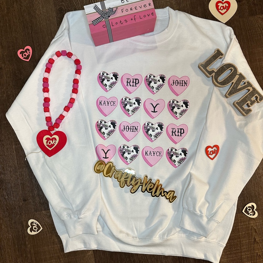 New Yellowstone Sweatshirt unisex Gildan Large valentines Day